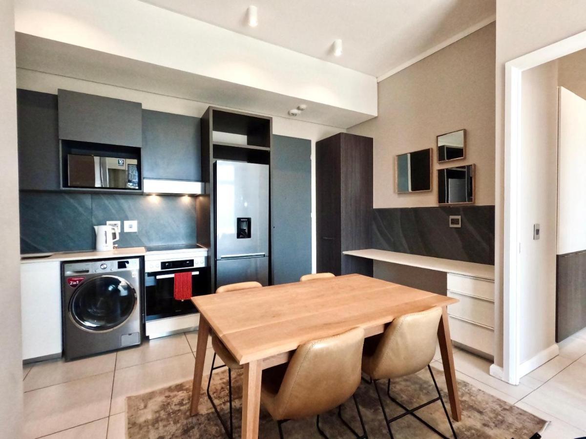 Menlyn Maine Apartments Pretoria-Noord Exterior foto