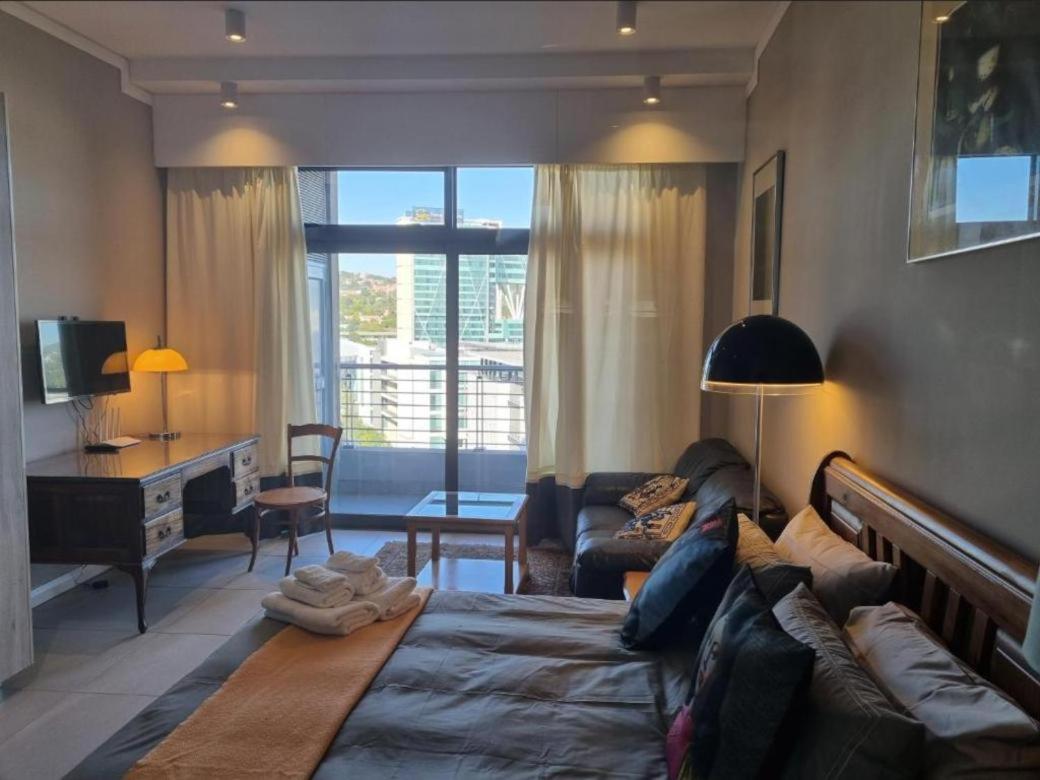 Menlyn Maine Apartments Pretoria-Noord Exterior foto